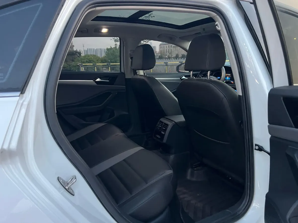 2021 Volkswagen Sagitar 1.4T 150HP L4 7DCT,autocango,china used car exporter,china ev exporter,chinese used car exporter,chinese used ev exporter