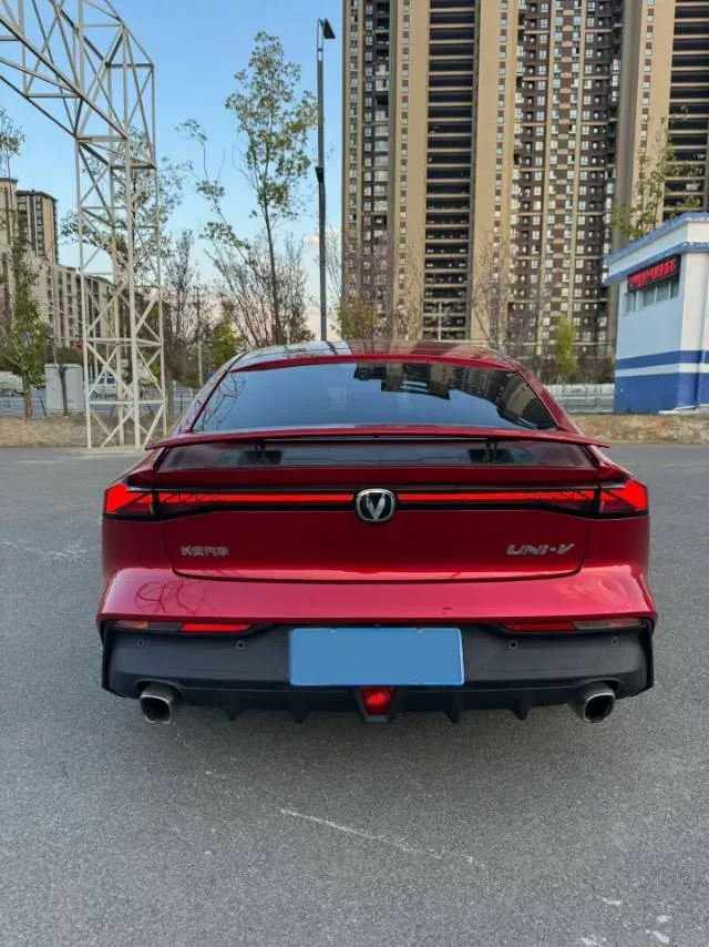 2022 ChangAn UNI-V 1.5T 188HP L4 7DCT,autocango,china used car exporter,china ev exporter,chinese used car exporter,chinese used ev exporter