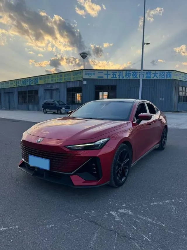 2022 ChangAn UNI-V 1.5T 188HP L4 7DCT,autocango,china used car exporter,china ev exporter,chinese used car exporter,chinese used ev exporter