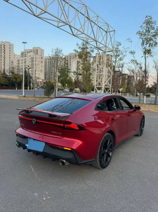 2022 ChangAn UNI-V 1.5T 188HP L4 7DCT,autocango,china used car exporter,china ev exporter,chinese used car exporter,chinese used ev exporter