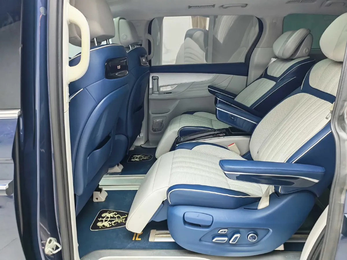 2021 Roewe iMAX8 2.0T 234HP L4 8AT,autocango,china used car exporter,china ev exporter,chinese used car exporter,chinese used ev exporter