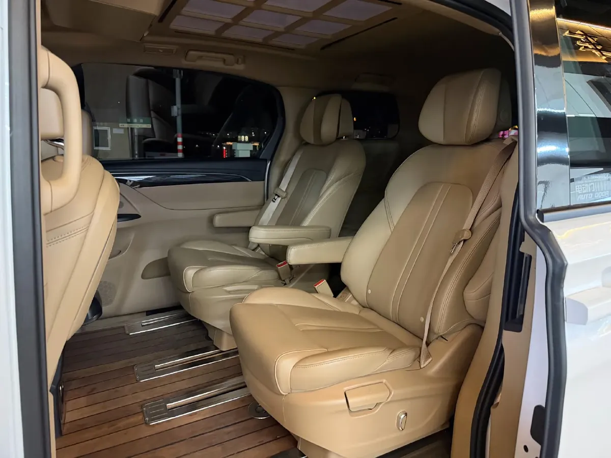 2021 Buick GL8 2.0T 237HP L4 9AT,autocango,china used car exporter,china ev exporter,chinese used car exporter,chinese used ev exporter