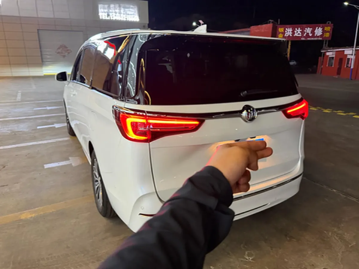2021 Buick GL8 2.0T 237HP L4 9AT,autocango,china used car exporter,china ev exporter,chinese used car exporter,chinese used ev exporter