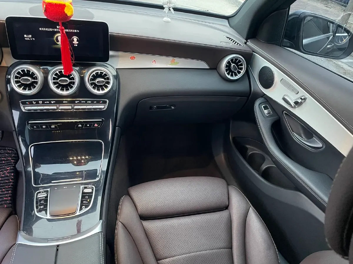 2022 Mercedes-Benz GLC Class 2.0T 197HP L4 9AT,autocango,china used car exporter,china ev exporter,chinese used car exporter,chinese used ev exporter