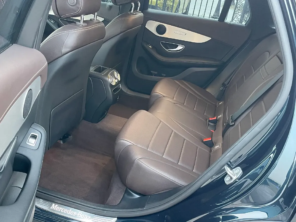 2022 Mercedes-Benz GLC Class 2.0T 197HP L4 9AT,autocango,china used car exporter,china ev exporter,chinese used car exporter,chinese used ev exporter