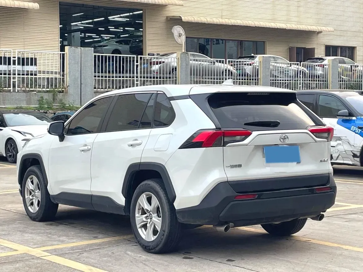 2022 Toyota RAV4 2.0L 171HP L4 CVT,autocango,china used car exporter,china ev exporter,chinese used car exporter,chinese used ev exporter