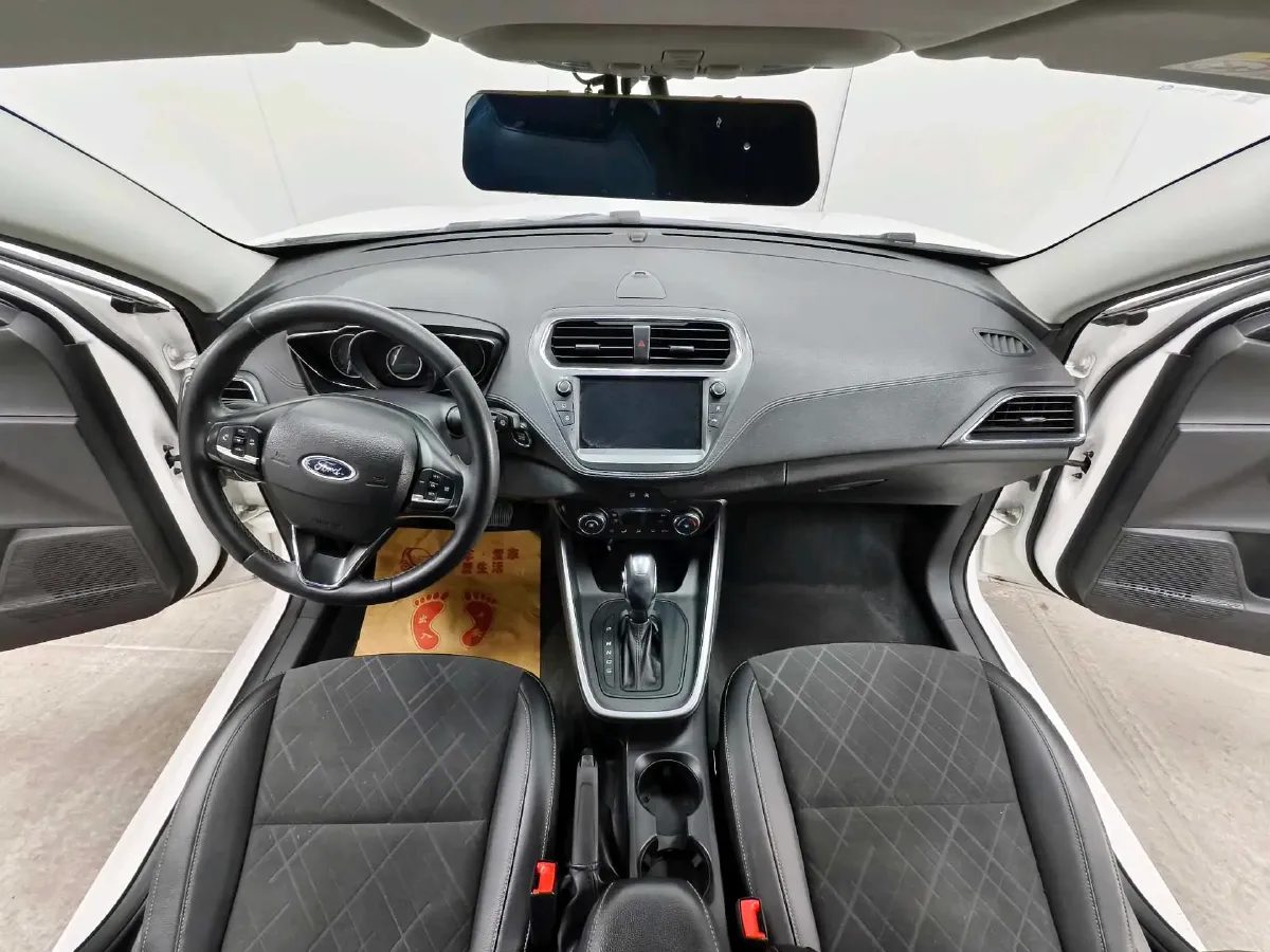 2019 Ford Escort 1.5L 122HP L3 6AT,autocango,china used car exporter,china ev exporter,chinese used car exporter,chinese used ev exporter