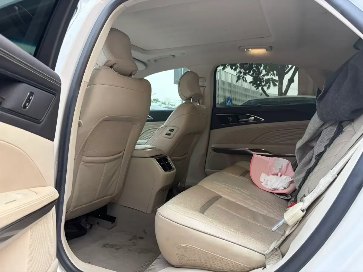 2017 Ford Taurus 2.7T 329HP V6 6AT,autocango,china used car exporter,china ev exporter,chinese used car exporter,chinese used ev exporter