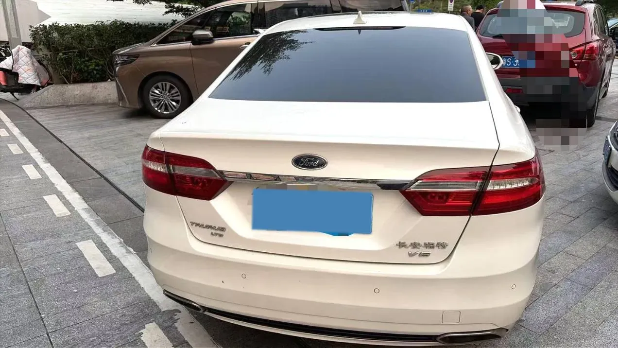 2017 Ford Taurus 2.7T 329HP V6 6AT,autocango,china used car exporter,china ev exporter,chinese used car exporter,chinese used ev exporter