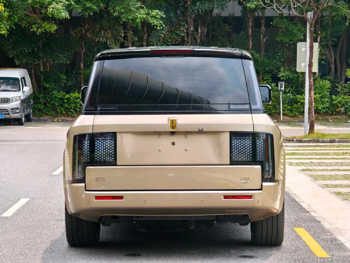 2025 YangWang U8 L REEV 272HP REEV,autocango,china used car exporter,china ev exporter,chinese used car exporter,chinese used ev exporter