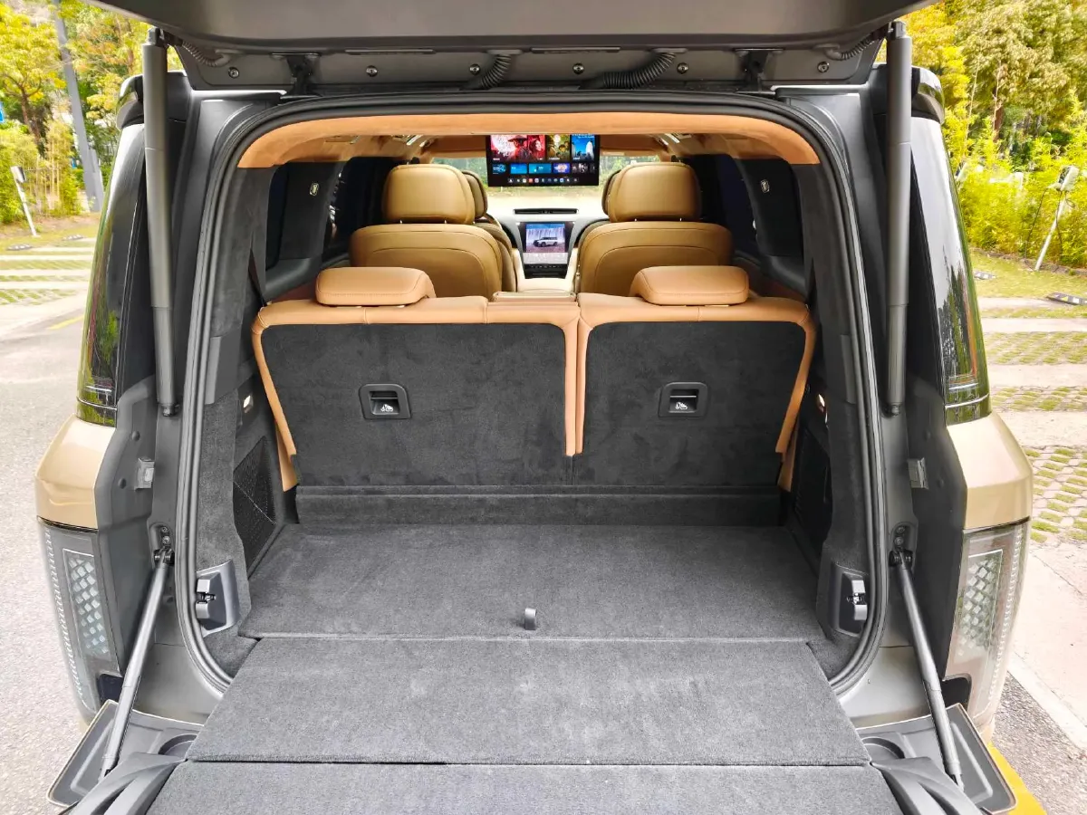 2025 YangWang U8 L REEV 272HP REEV,autocango,china used car exporter,china ev exporter,chinese used car exporter,chinese used ev exporter