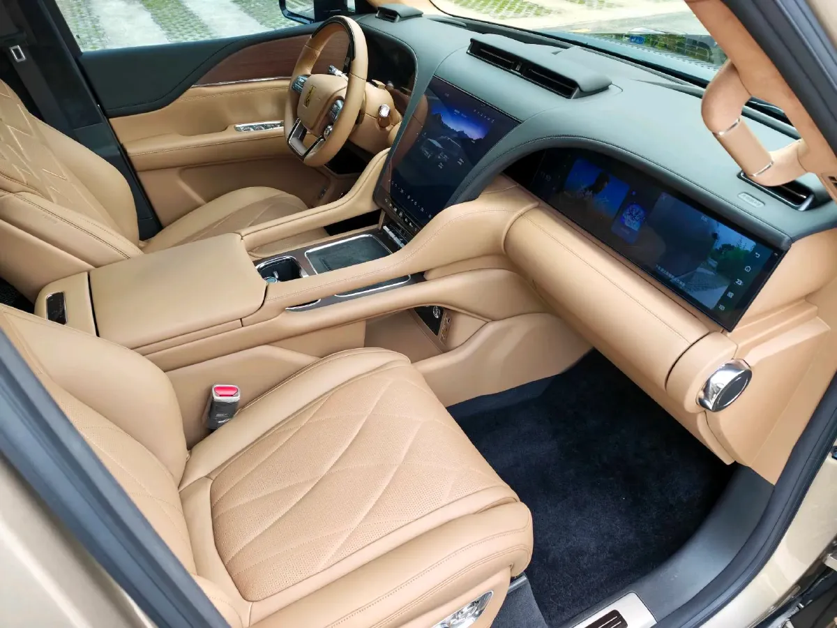 2025 YangWang U8 L REEV 272HP REEV,autocango,china used car exporter,china ev exporter,chinese used car exporter,chinese used ev exporter