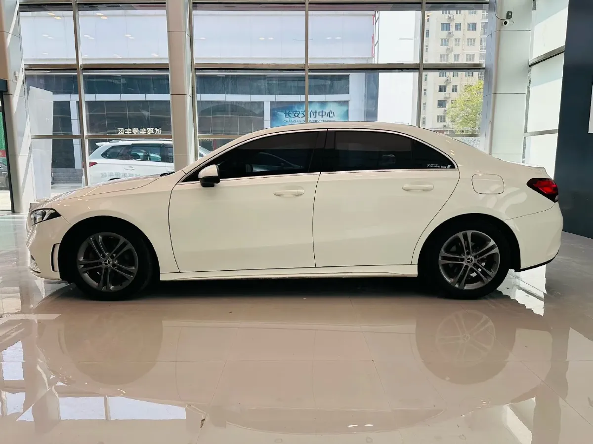 2022 Mercedes-Benz A Class 1.3T 136HP L4 7DCT,autocango,china used car exporter,china ev exporter,chinese used car exporter,chinese used ev exporter