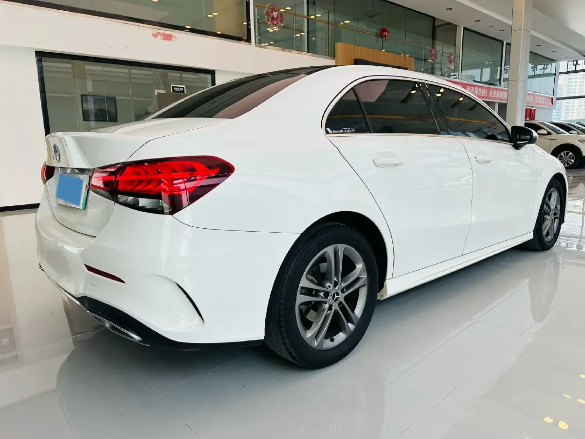 2022 Mercedes-Benz A Class 1.3T 136HP L4 7DCT,autocango,china used car exporter,china ev exporter,chinese used car exporter,chinese used ev exporter