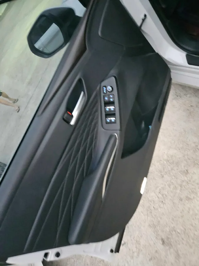 2022 Toyota Avalon 2.5L 209HP L4 8AT,autocango,china used car exporter,china ev exporter,chinese used car exporter,chinese used ev exporter