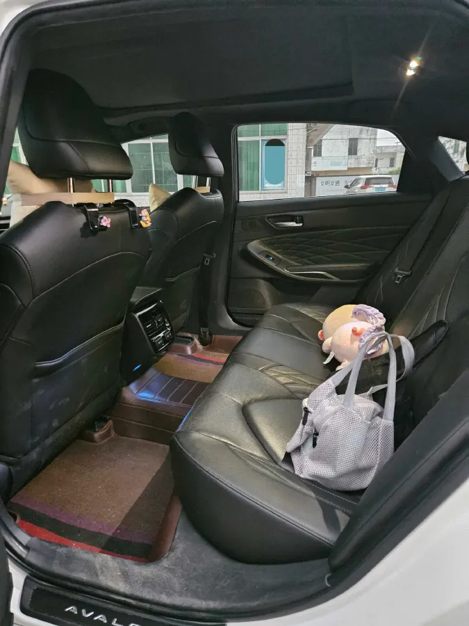 2022 Toyota Avalon 2.5L 209HP L4 8AT,autocango,china used car exporter,china ev exporter,chinese used car exporter,chinese used ev exporter