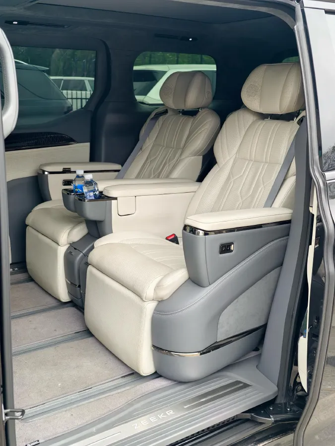 2022 Zeekr 009 BEV 116KWH,autocango,china used car exporter,china ev exporter,chinese used car exporter,chinese used ev exporter