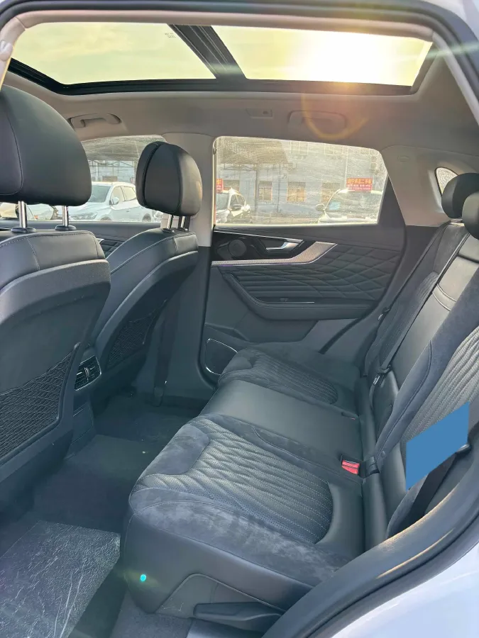 2022 HongQi HS5 2.0T 224HP L4 6AT,autocango,china used car exporter,china ev exporter,chinese used car exporter,chinese used ev exporter