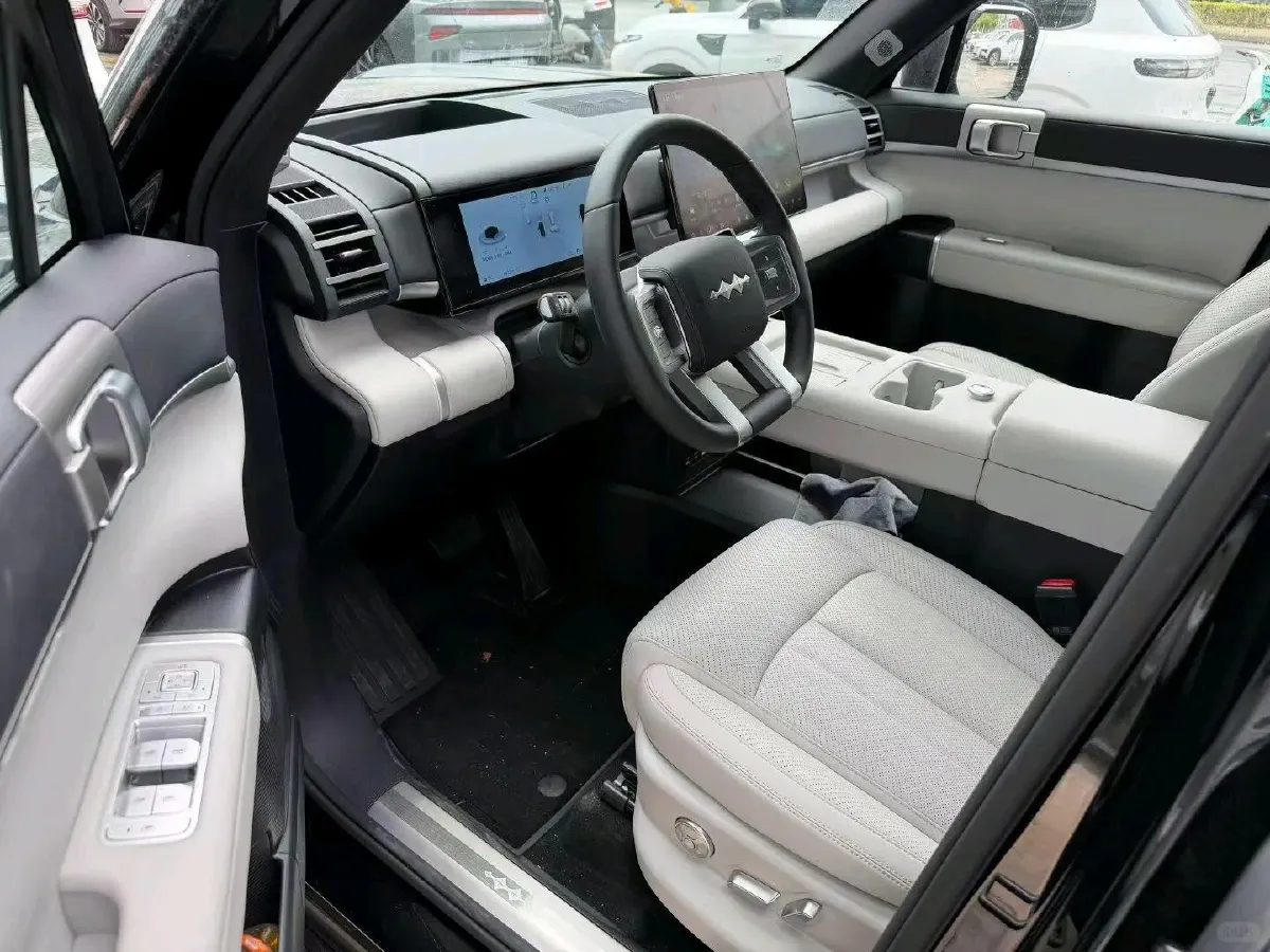 2025 FangChengBao Tai 7 1.5T 156HP L4 E-CVT PHEV,autocango,china used car exporter,china ev exporter,chinese used car exporter,chinese used ev exporter