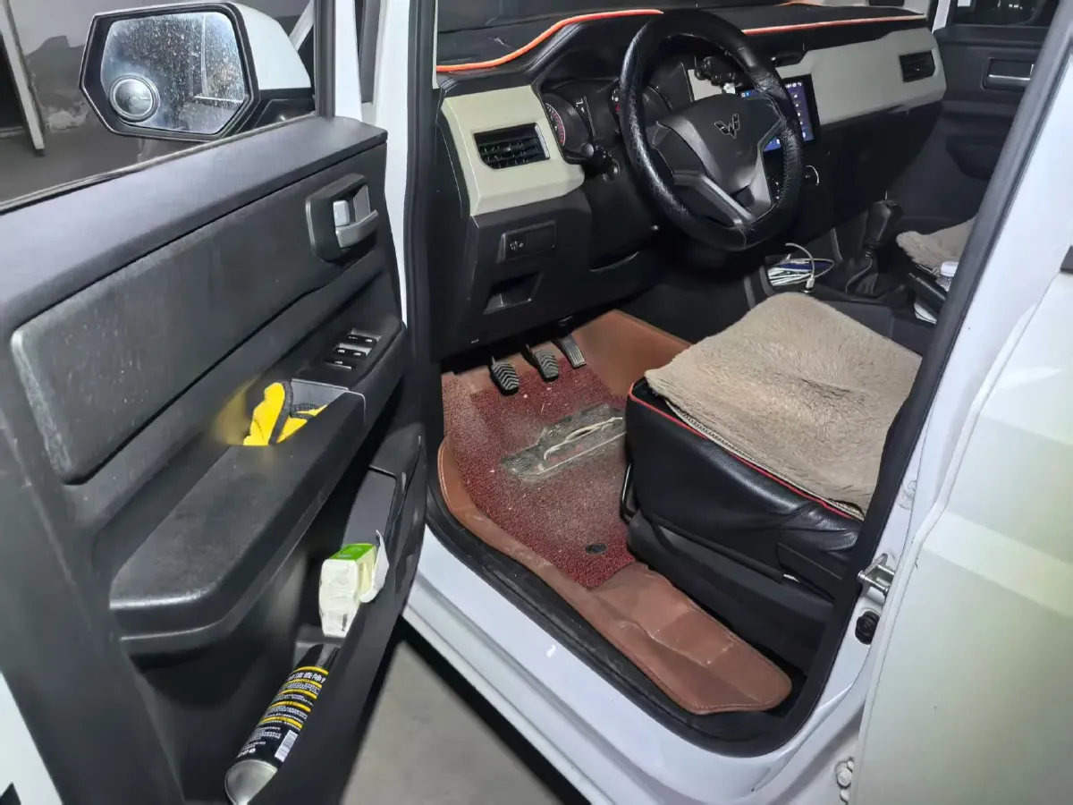 2019 Venucia M50V 1.5L 112HP L4 5MT,autocango,china used car exporter,china ev exporter,chinese used car exporter,chinese used ev exporter