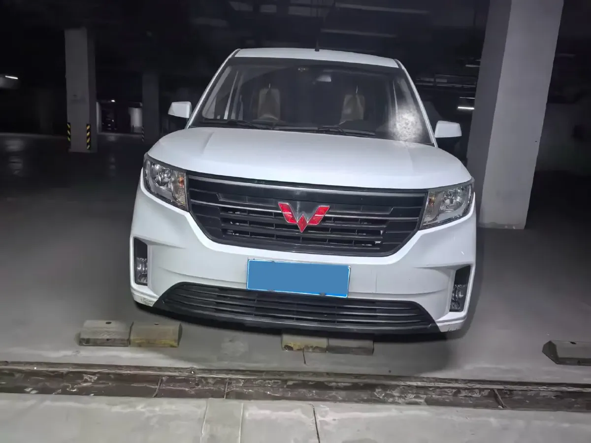2019 Venucia M50V 1.5L 112HP L4 5MT,autocango,china used car exporter,china ev exporter,chinese used car exporter,chinese used ev exporter