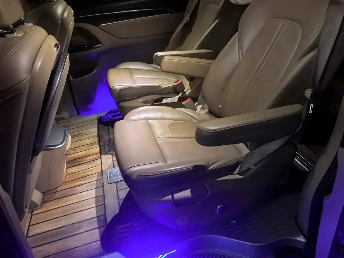 2021 Buick GL8 2.0T 237HP L4 9AT,autocango,china used car exporter,china ev exporter,chinese used car exporter,chinese used ev exporter