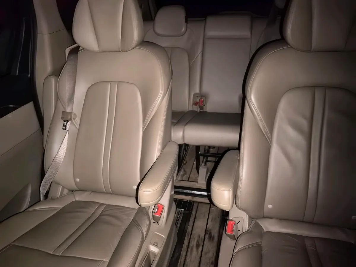 2021 Buick GL8 2.0T 237HP L4 9AT,autocango,china used car exporter,china ev exporter,chinese used car exporter,chinese used ev exporter