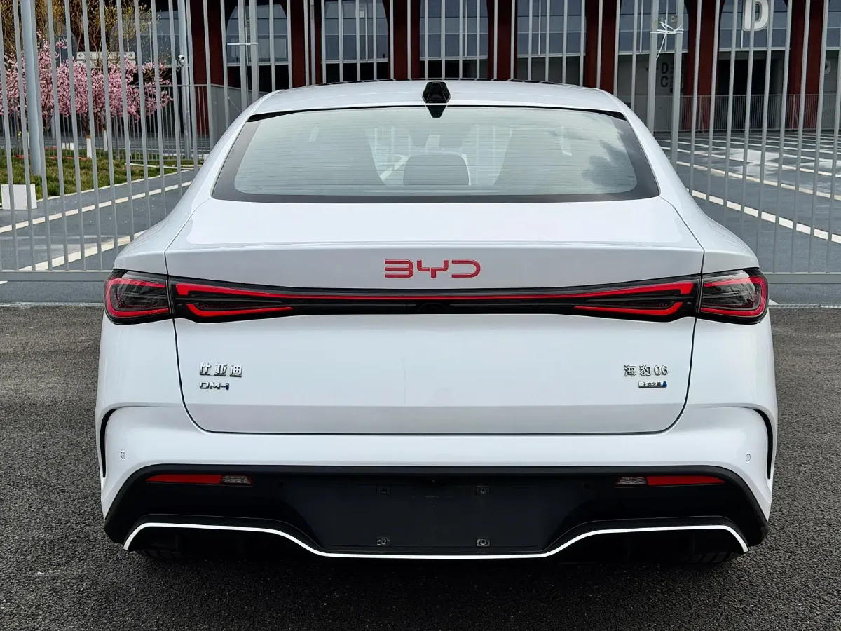 2025 BYD Seal 06 1.5L 101HP L4 E-CVT PHEV 15.87KWH,autocango,china used car exporter,china ev exporter,chinese used car exporter,chinese used ev exporter