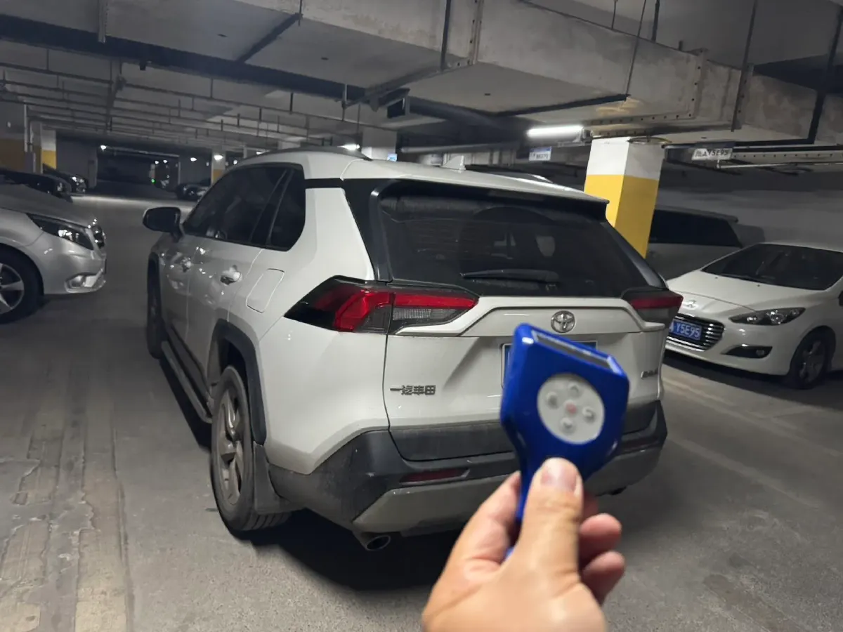 2022 Toyota RAV4 2.0L 171HP L4 CVT,autocango,china used car exporter,china ev exporter,chinese used car exporter,chinese used ev exporter