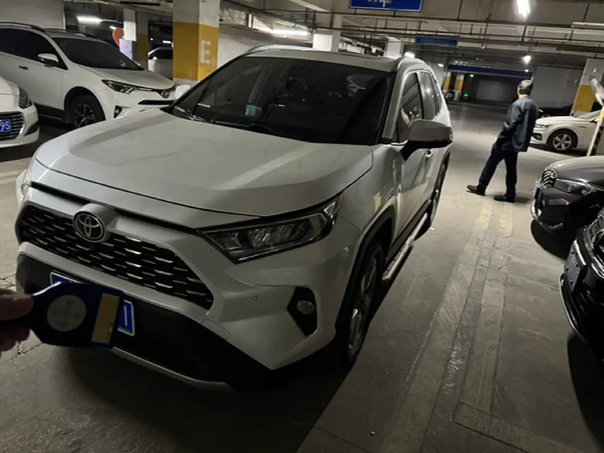 2022 Toyota RAV4 2.0L 171HP L4 CVT,autocango,china used car exporter,china ev exporter,chinese used car exporter,chinese used ev exporter