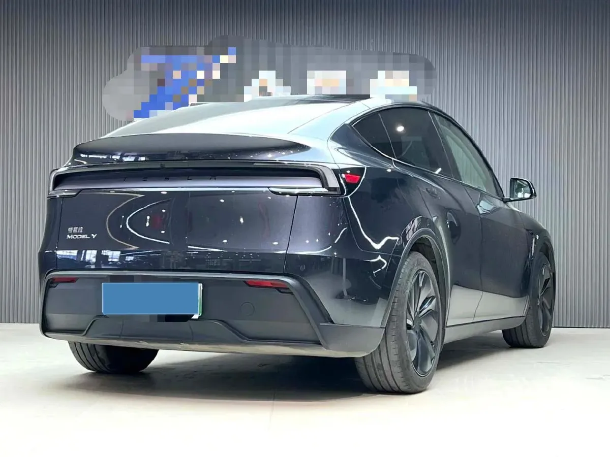 2025 Tesla Model Y BEV 62.5KWH,autocango,china used car exporter,china ev exporter,chinese used car exporter,chinese used ev exporter