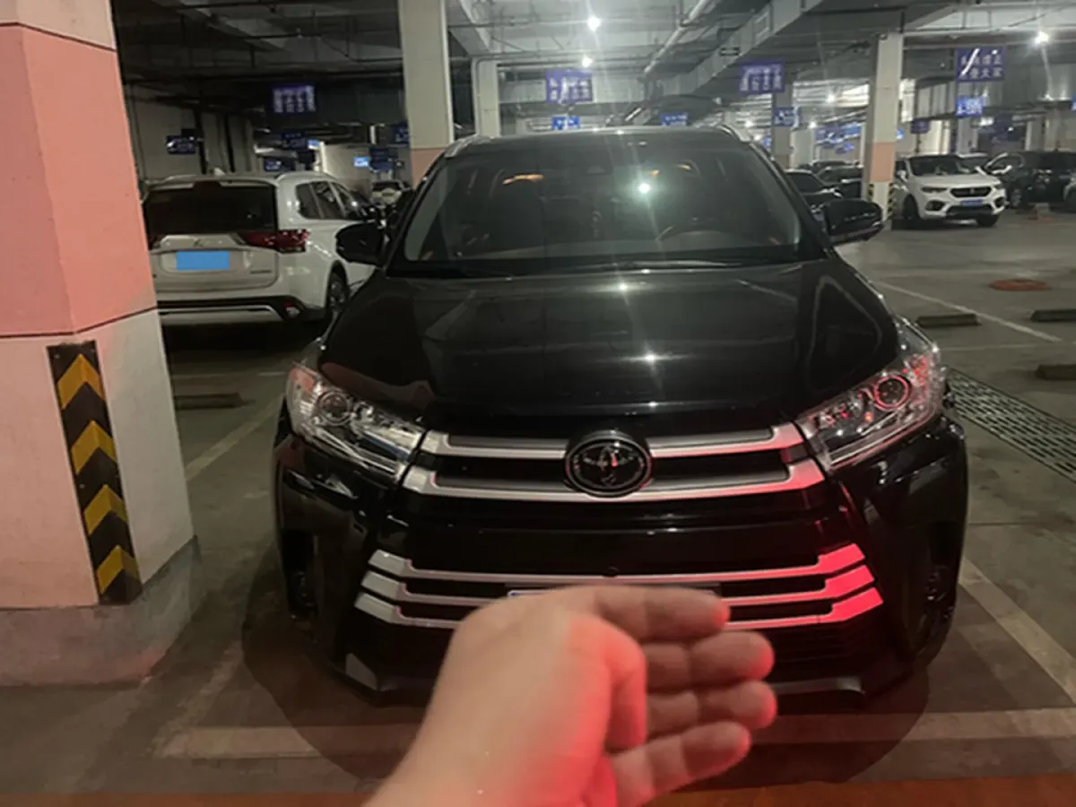 2021 Toyota Highlander 2.0T 220HP L4 6AT,autocango,china used car exporter,china ev exporter,chinese used car exporter,chinese used ev exporter
