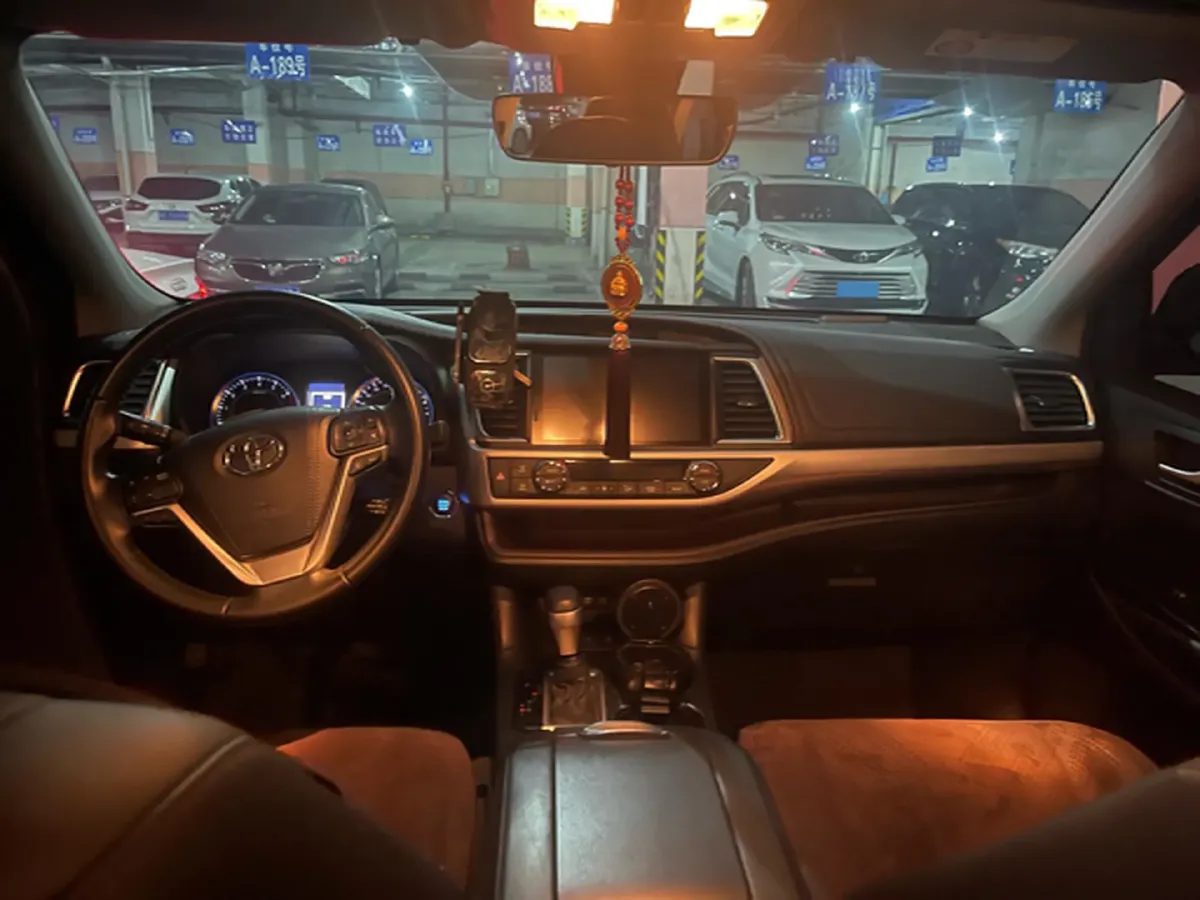 2021 Toyota Highlander 2.0T 220HP L4 6AT,autocango,china used car exporter,china ev exporter,chinese used car exporter,chinese used ev exporter