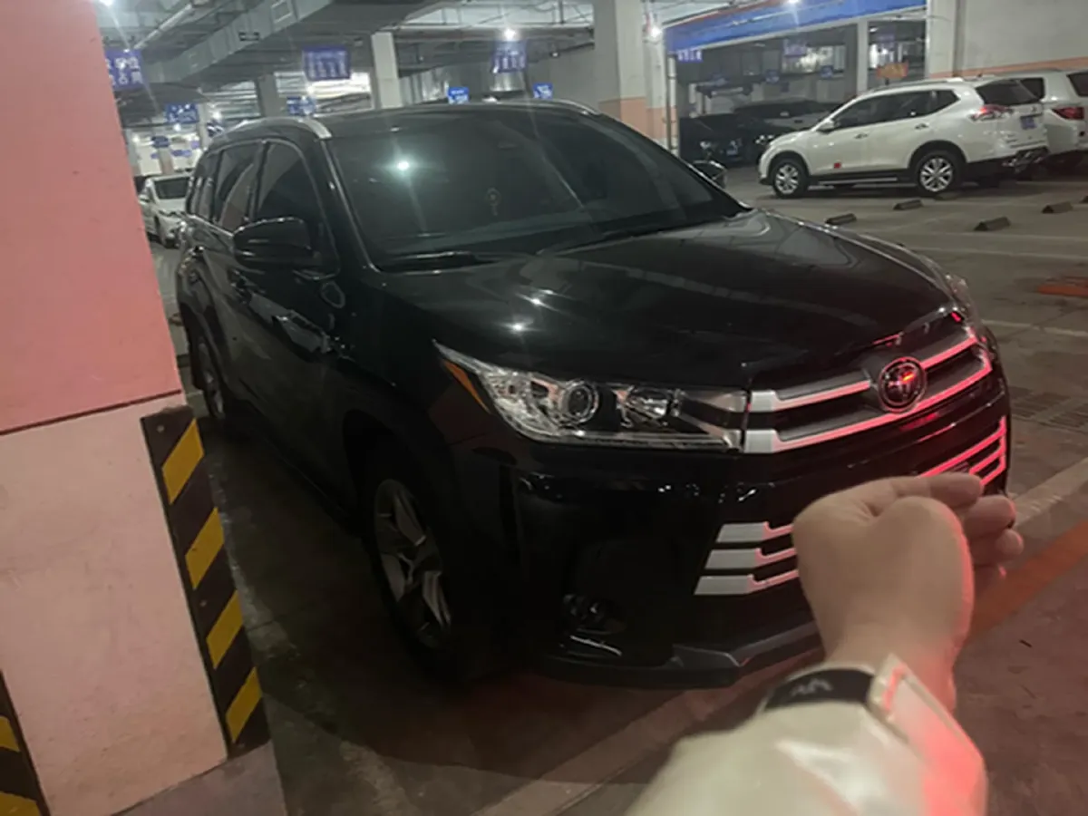 2021 Toyota Highlander 2.0T 220HP L4 6AT,autocango,china used car exporter,china ev exporter,chinese used car exporter,chinese used ev exporter