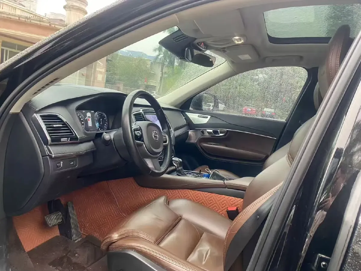 2020 Volvo XC90 2.0T 310HP L4 8AT,autocango,china used car exporter,china ev exporter,chinese used car exporter,chinese used ev exporter