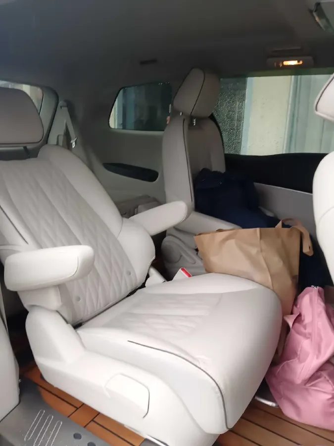 2021 Buick GL8 2.0T 237HP L4 9AT,autocango,china used car exporter,china ev exporter,chinese used car exporter,chinese used ev exporter