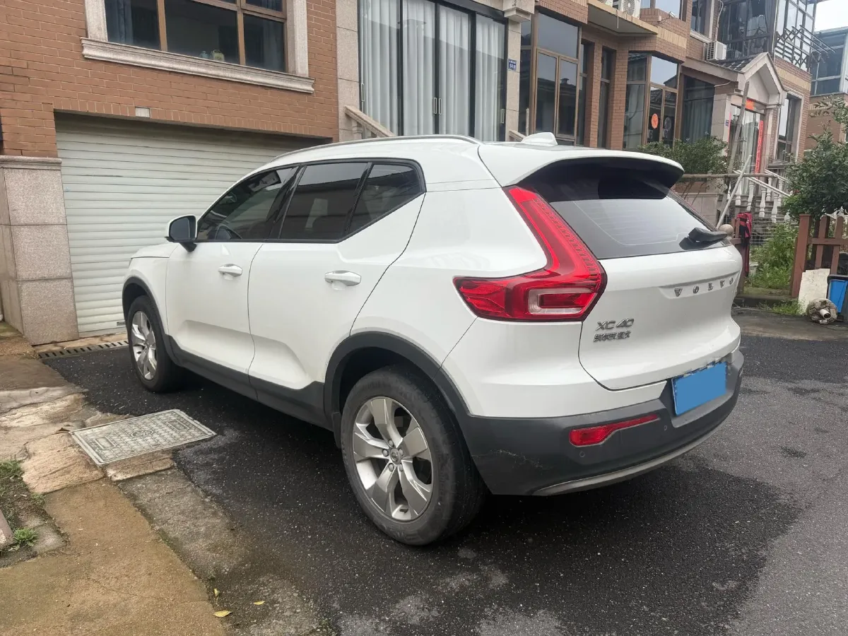 2021 Volvo XC40 2.0T 190HP L4 8AT,autocango,china used car exporter,china ev exporter,chinese used car exporter,chinese used ev exporter