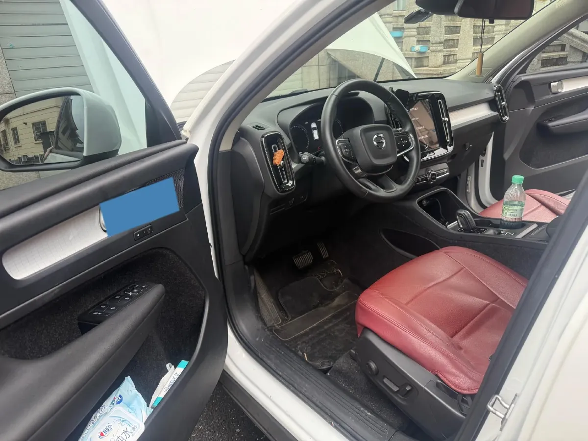 2021 Volvo XC40 2.0T 190HP L4 8AT,autocango,china used car exporter,china ev exporter,chinese used car exporter,chinese used ev exporter