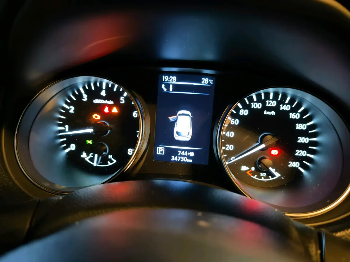 2021 Nissan Qashqai 2.0L 151HP L4 CVT,autocango,china used car exporter,china ev exporter,chinese used car exporter,chinese used ev exporter