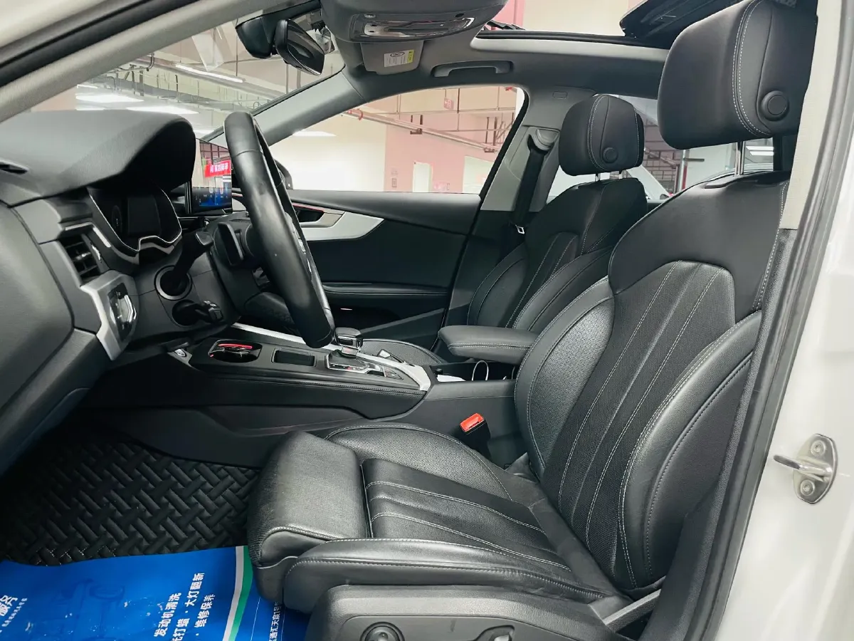 2022 Audi A4L 2.0T 190HP L4 7DCT,autocango,china used car exporter,china ev exporter,chinese used car exporter,chinese used ev exporter