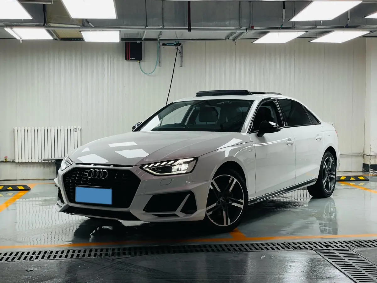 2022 Audi A4L 2.0T 190HP L4 7DCT,autocango,china used car exporter,china ev exporter,chinese used car exporter,chinese used ev exporter