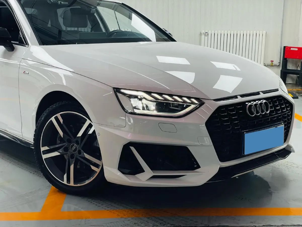 2022 Audi A4L 2.0T 190HP L4 7DCT,autocango,china used car exporter,china ev exporter,chinese used car exporter,chinese used ev exporter