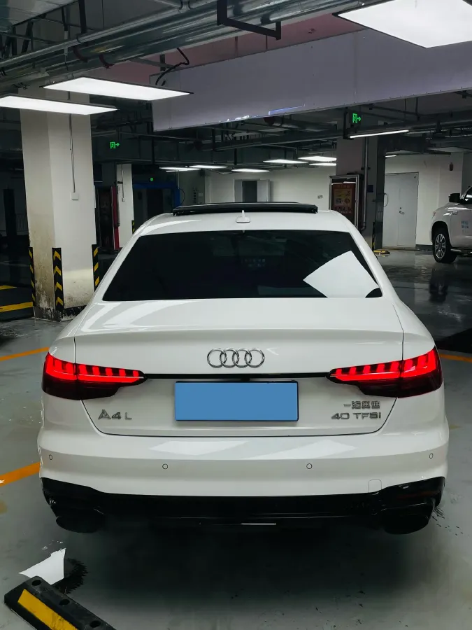 2022 Audi A4L 2.0T 190HP L4 7DCT,autocango,china used car exporter,china ev exporter,chinese used car exporter,chinese used ev exporter