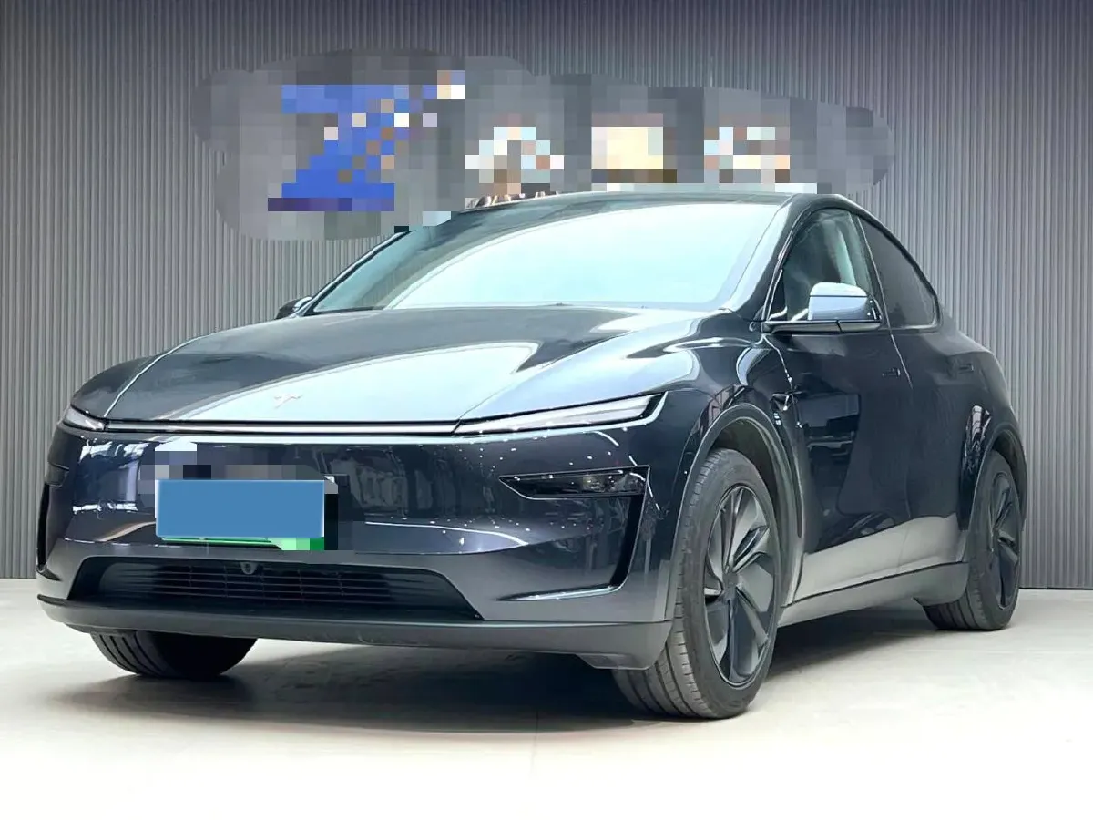 2025 Tesla Model Y BEV 62.5KWH,autocango,china used car exporter,china ev exporter,chinese used car exporter,chinese used ev exporter