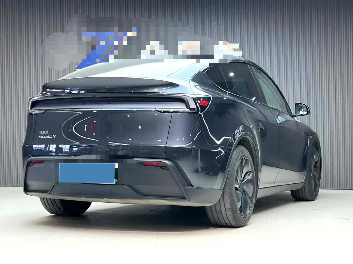 2025 Tesla Model Y BEV 62.5KWH,autocango,china used car exporter,china ev exporter,chinese used car exporter,chinese used ev exporter
