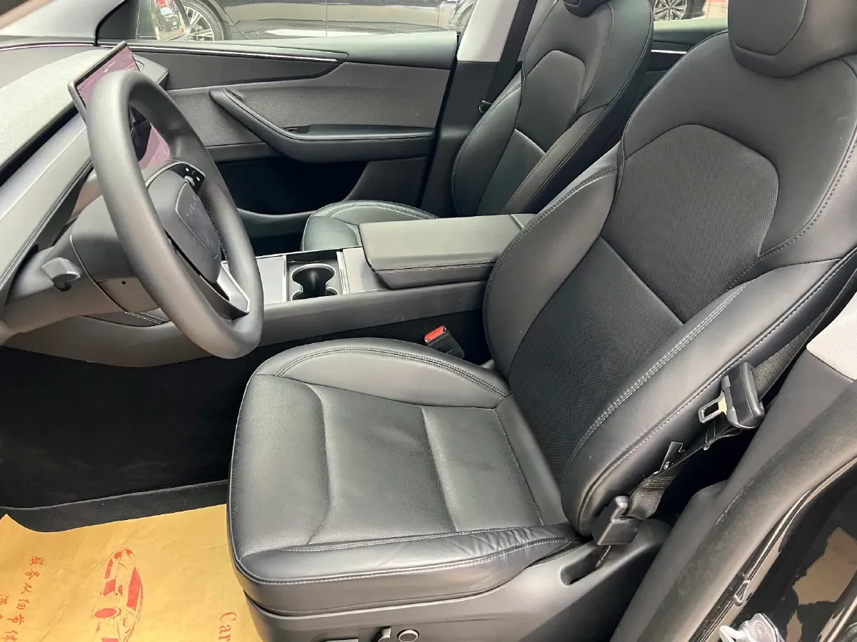 2025 Tesla Model Y BEV 62.5KWH,autocango,china used car exporter,china ev exporter,chinese used car exporter,chinese used ev exporter