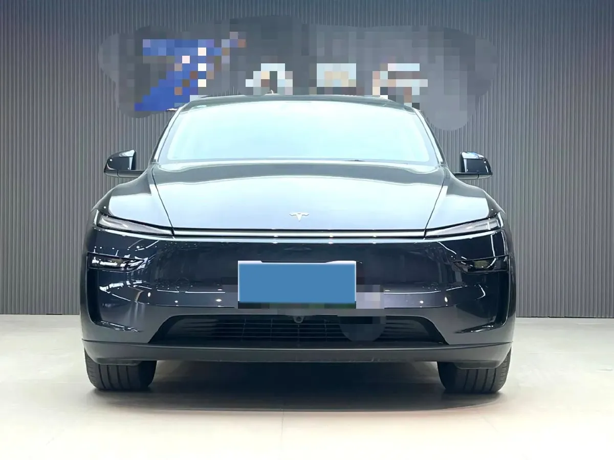 2025 Tesla Model Y BEV 62.5KWH,autocango,china used car exporter,china ev exporter,chinese used car exporter,chinese used ev exporter