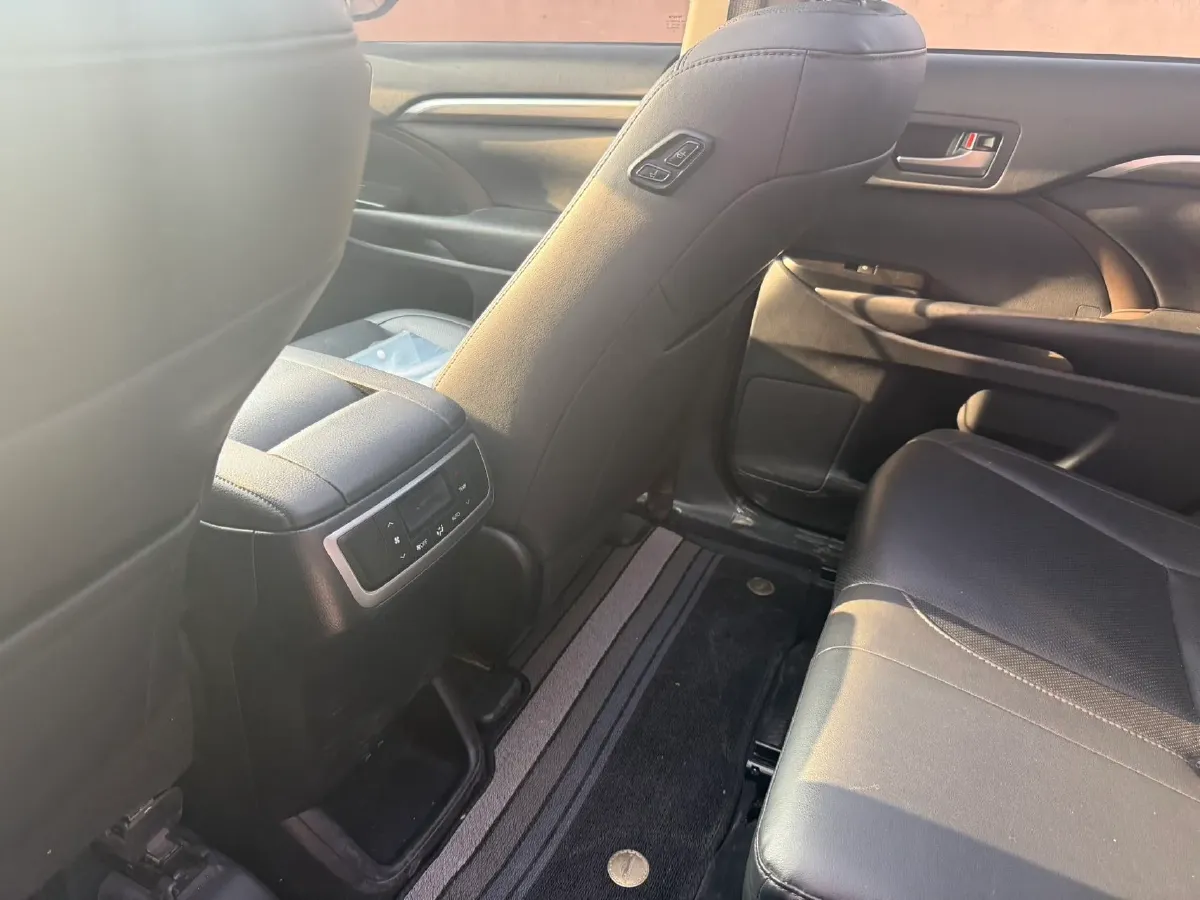 2019 HanTeng V7 1.5T 156HP L4 6AT,autocango,china used car exporter,china ev exporter,chinese used car exporter,chinese used ev exporter