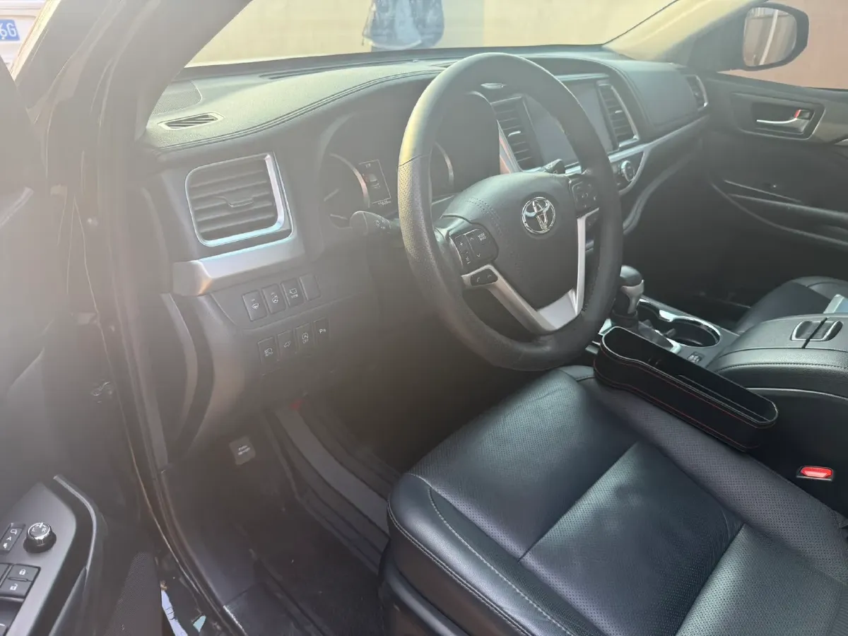 2019 HanTeng V7 1.5T 156HP L4 6AT,autocango,china used car exporter,china ev exporter,chinese used car exporter,chinese used ev exporter