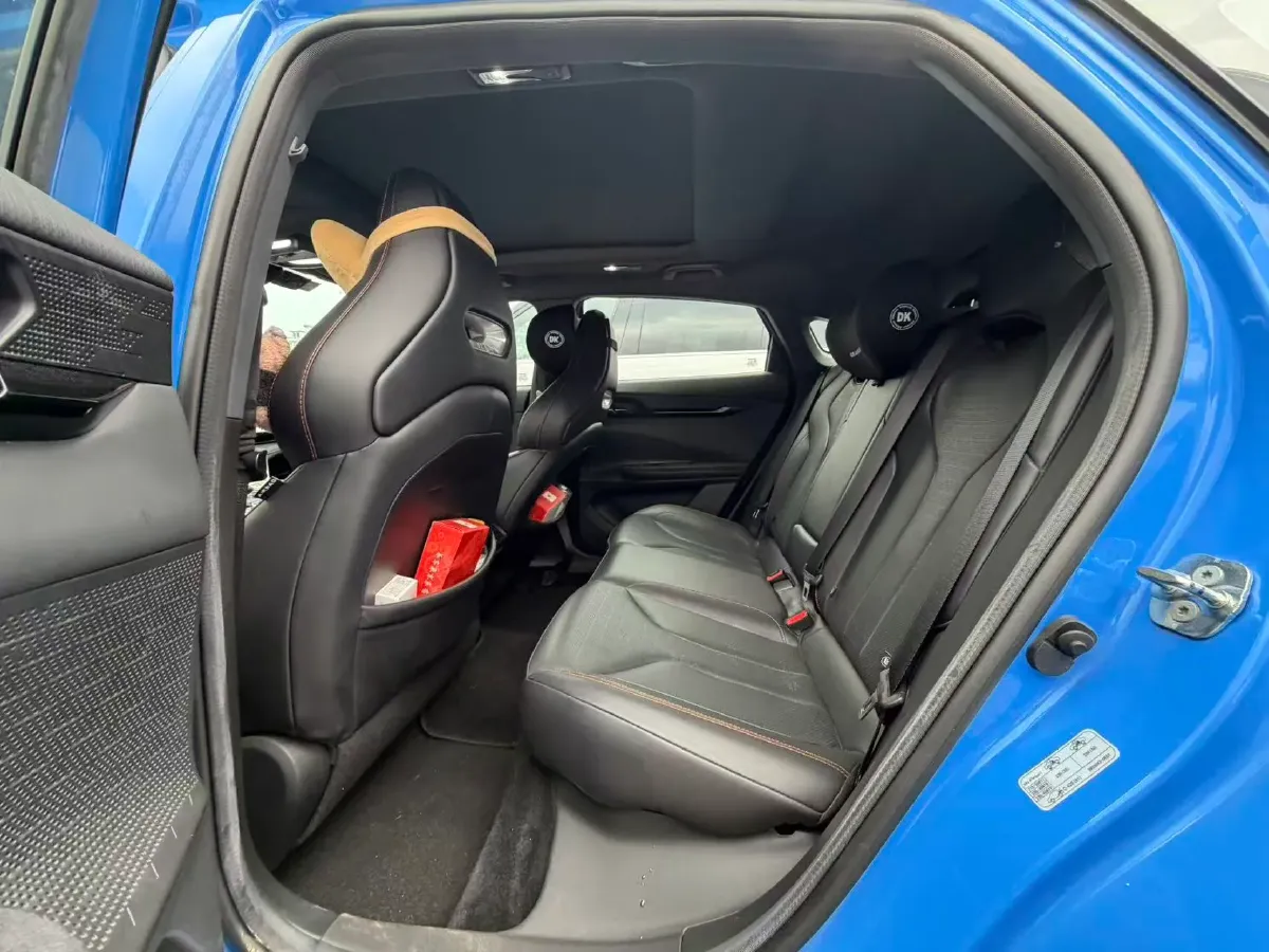 2022 ChangAn UNI-V 2.0T 233HP L4 8AT,autocango,china used car exporter,china ev exporter,chinese used car exporter,chinese used ev exporter